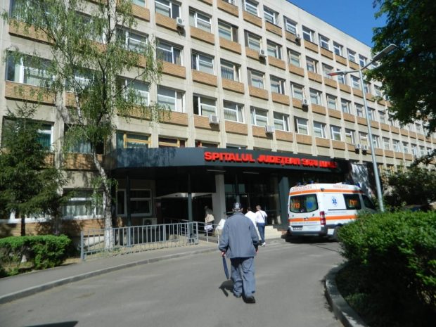Anchetă la Spitalul Județean Satu Mare, după ce un pacient internat la secția de Psihiatrie, a fost găsit spânzurat în toaletă