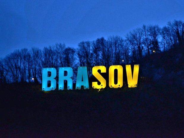 Primăria Brașov și literele de pe Tâmpa vor fi iluminate în culorile Ucrainei, în semn de solidaritate cu această țară