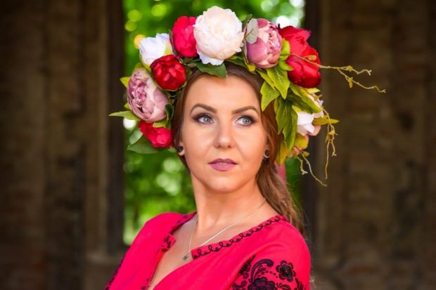 Povestea cântăreței din Ucraina devenită cunoscută în Maramureș: „Nu mă gândesc că putem ajunge, ca oameni, în război”