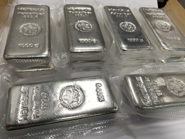Un austriac i-a furat unchiului său 107 lingouri de argint, apoi s-a împrumutat la bancă pentru a acoperi prejudiciul