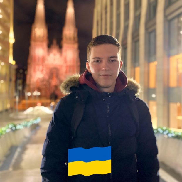 Interviu | Tânăr activist din Kiev: „Majoritatea oamenilor nu pleacă. Nu știm unde să mergem și vom rămâne să ne protejăm țara”
