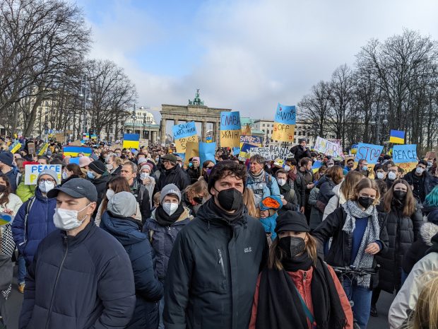 Corespondență din Berlin. Ce spun tinerii europeni despre războiul lui Putin: „Am crescut în pace, acum situația se schimbă atât de rapid. E înspăimântător”