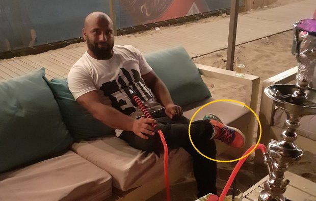 Tâlhar din Constanța, dat de gol de pantofii dintr-o poză de pe Facebook, purtați în ziua când a jefuit un bătrân de 88 de ani