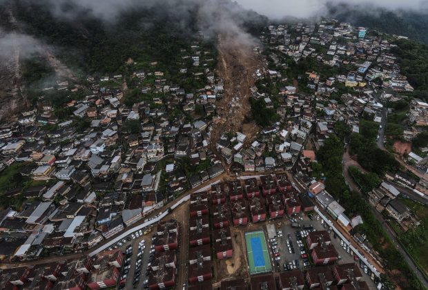 Peste 100 de persoane sunt încă date dispărute după alunecările de teren și inundațiile din Brazilia. 176 de oameni au murit