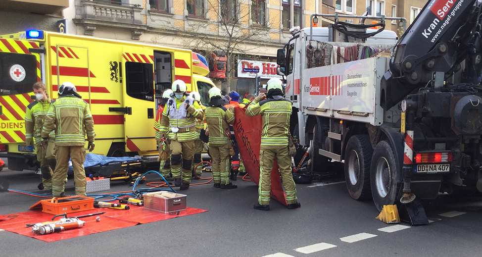 38 de echipaje de salvare s-au moblilizat, după ce un bărbat s-a urcat pe bloc, în Germania „Eram în carantină și am vrut să iau aer”