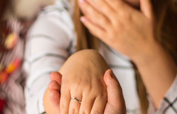 Italian de 75 de ani, „căsătorit” cu o româncă de 13 ani! Dar „organul judiciar e cel mai bine poziționat”, spune Ministerul Justiţiei, refuzând legiferarea vârstei consimţământului sexual