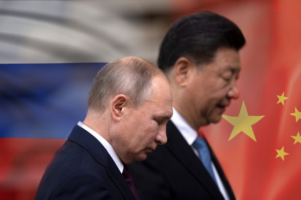 China și Rusia caută împreună alternative la sistemul de plăți SWIFT. Cum ar putea afecta dolarul american