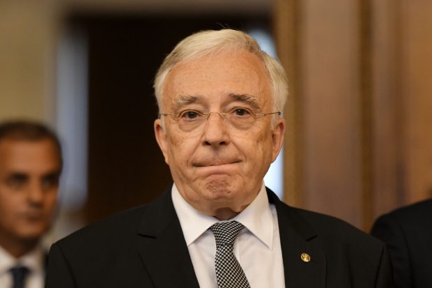 Curtea de Apel Bucureşti a respins cererea CNSAS privind declararea lui Mugur Isărescu drept colaborator al Securităţii