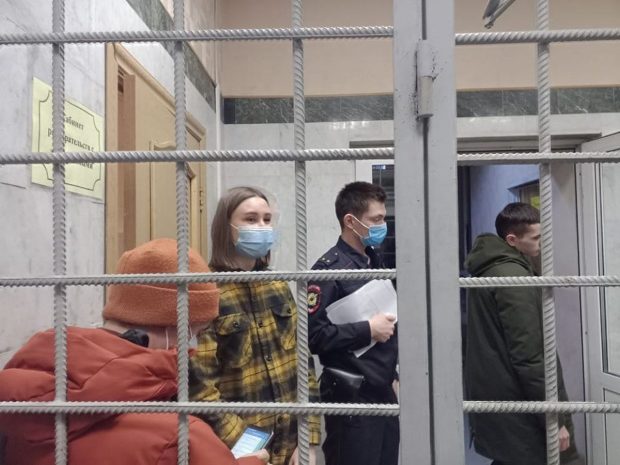 EXCLUSIV. Tânără protestatară contra războiului, reținută în Rusia, explică românilor: „Țara noastră comite o crimă. Suntem ostaticii unui președinte nebun”