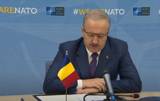 Ministrul Dîncu s-a încurcat la un text în limba engleză, la Bruxelles