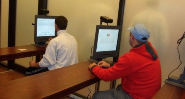 Clujeanul care nu a fost primit la examenul de șofer din cauză că nu mai semăna cu poza din buletin a revenit tuns și bărbierit și a promovat testul