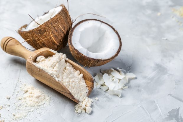 Făina de cocos – ce beneficii are și cum o folosești în rețete