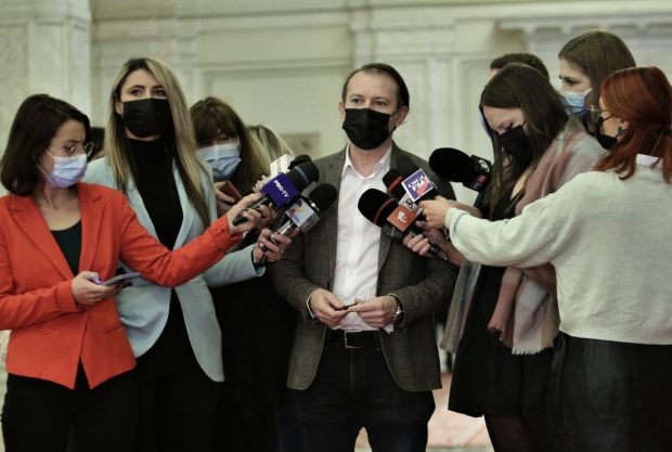 Florin Cîţu, despre reducerea accizei la combustibili propusă de PSD: Dacă nu scade preţul la pompă, cineva trebuie să răspundă