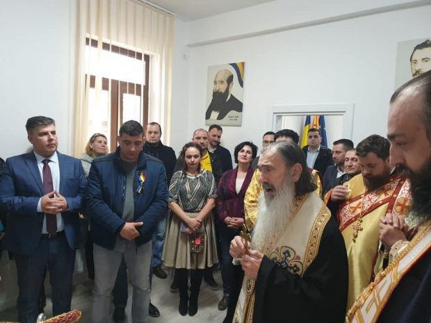 ÎPS Teodosie a sfințit un sediu al partidului AUR. La eveniment a participat și George Simion