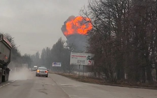 Zece civili greci au fost uciși de o bombă rusească lângă Mariupol, a anunțat premierul elen