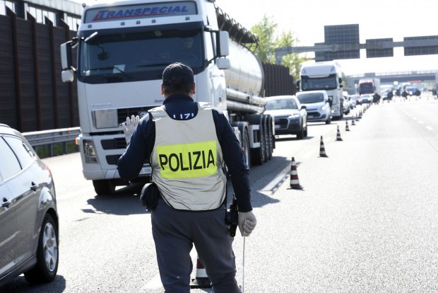 O româncă a murit pe loc pe o autostradă din Italia, izbită frontal de un șofer care conducea pe contrasens