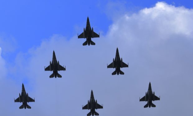 Avioane americane F-16 repoziționate din Germania în România „pentru a întări securitatea regională”