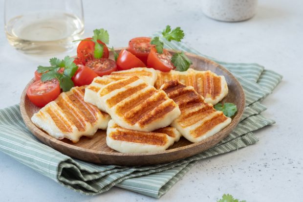 Halloumi – ce este, cum arată și cum se folosește în rețete