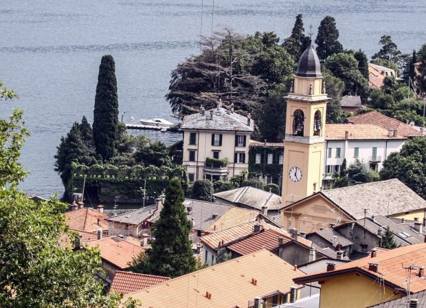 Trupul neînsuflețit al unei femei de 70 de ani din nordul Italiei a fost găsit, pe un scaun, în propria casă, la doi ani de la moartea ei