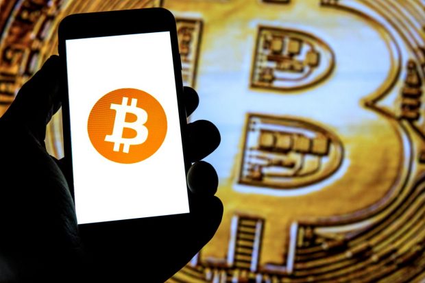Milioane de dolari trimise în Ucraina de donatori anonimi, sub formă de criptomonede