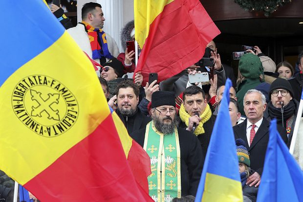 Altfel despre AUR. Sau ce se întâmplă când explodează facturile, demonizezi ani în șir stânga și presari niște BOR de tip vechi