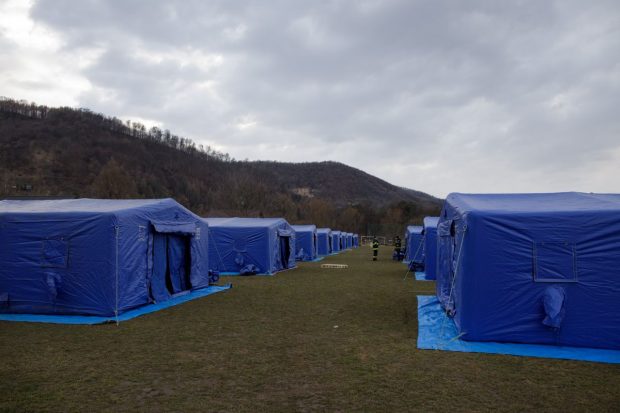 Corturi pentru refugiați, montate la Sighetu Marmației. Dar „sunt doar în caz de maximă urgență”