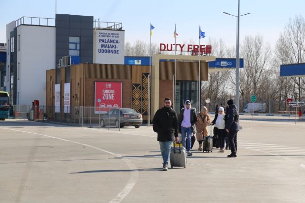 Corespondență din Republica Moldova despre fața nefardată a războiului: Solidaritatea cu refugiații ucraineni i-a readus în peisaj și pe valutiștii anilor ‘90