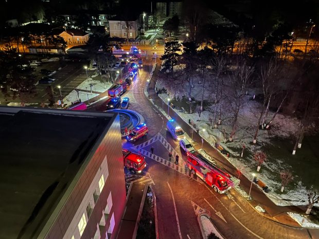 Incendiu la spitalul din Suceava, în timpul nopții. Peste 300 de pacienți, printre care 57 de bebeluși, evacuați
