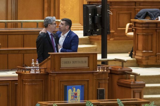 Premierul Ciucă, după ce Simion l-a agresat pe ministrul energiei: „O degradare fără precedent a dialogului politic”