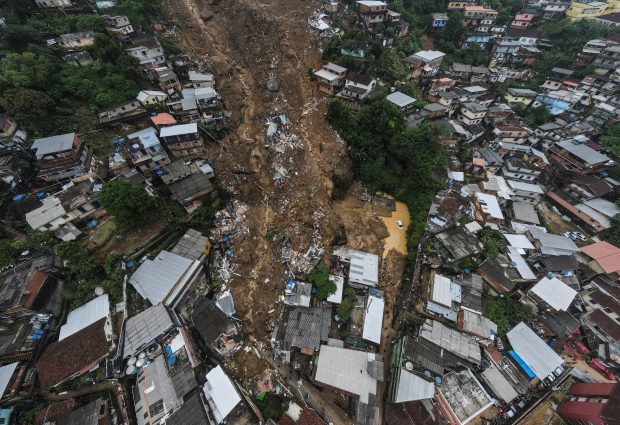 Crește bilanțul victimelor alunecărilor de teren din Brazilia. Cel puțin 94 de morți și zeci de dispăruți