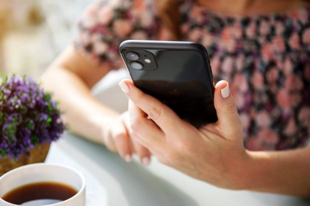 10 trucuri pentru iPhone care îți vor face viața mai ușoară