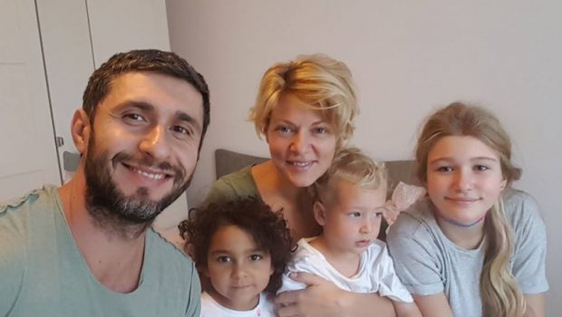 Dragoș Bucur, nevoit să stea departe de familia lui. „Am cedat și am făcut o criză când am aflat”