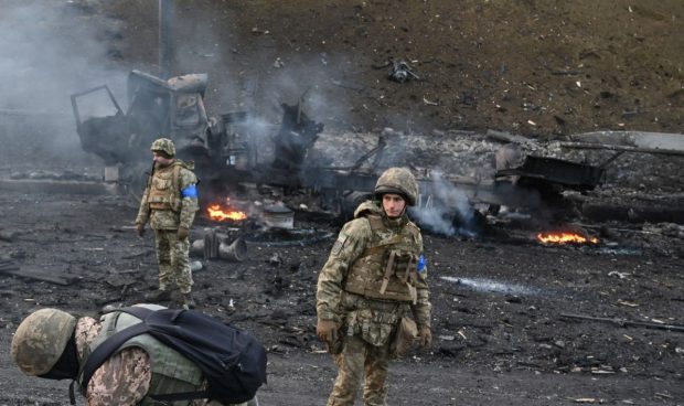 Decizie istorică luată de Finlanda: Va livra arme şi muniţii Ucrainei