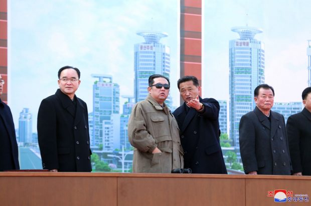 Proiect rezidențial de amploare în Coreea de Nord. Șantierul pe care se vor ridica blocuri cu zeci de etaje, vizitat de Kim Jong-un