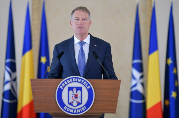 Legea care pedepsește incitarea la violenţă sau discriminare din cauza „opiniei ori apartenenţei politice”, promulgată de Klaus Iohannis