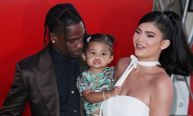 Kylie Jenner a născut al doilea copil. Ce imagine a postat vedeta cu bebelușul ei și al lui Travis Scott