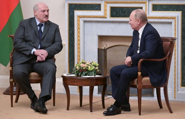 Lukaşenko spune că Putin i-a promis că îl va face colonel în armata rusă: „Dacă a promis, să o facă!”