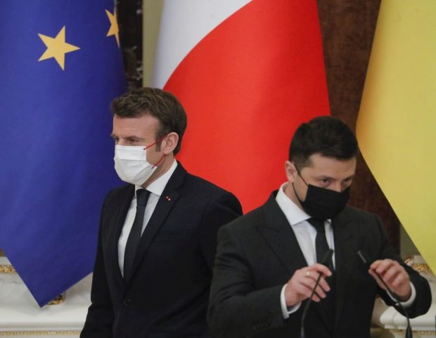 Franța și Germania au cerut Ucrainei să accepte versiunea rusească a păcii din Donbas, scrie presa de la Kiev. Ce înseamnă asta