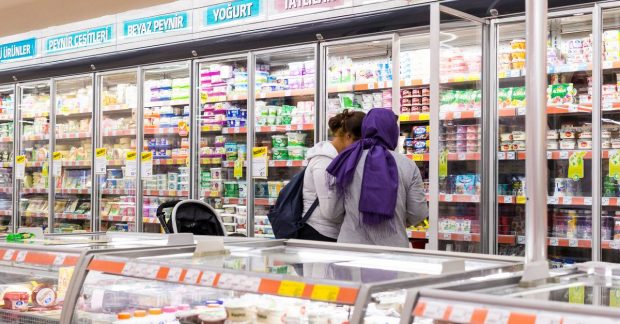 Sisteme antifurt au fost montate la alimentele de bază, cafea sau ciocolată în magazinele din Turcia