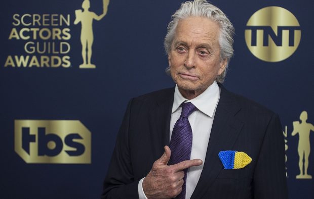 Vedetele de la Hollywood sprijină Ucraina. Ce mesaje au transmis Lady Gaga, Brian Cox și Michael Douglas: „Sunt mândru de ce au făcut oamenii pentru țara lor”