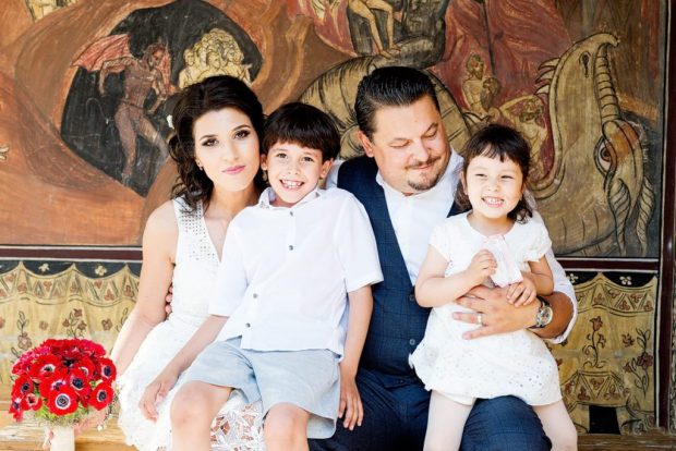 Cum este Mihai Bobonete ca tată. Juratul de la „Românii au talent” are doi copii: „Ei ne educă pe noi”