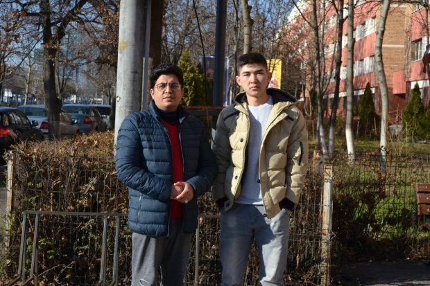 Doi afgani scăpați din infernul taliban își povestesc drumul greu spre integrare: „Românii sunt buni, ne-au adus mâncare și haine, noi i-am rugat să ne găsească o slujbă”