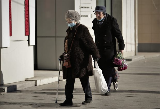 Prima amendă pentru lipsa măștii în aer liber care a fost anulată de instanță după decizia CCR, deși nu a apărut încă în Monitorul Oficial