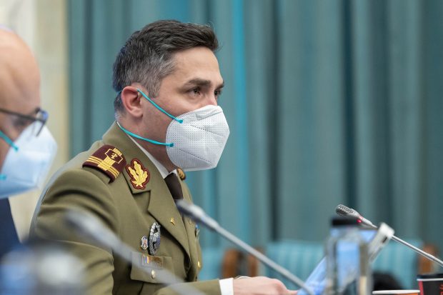 Cine sunt persoanele predispuse să se infecteze simultan cu Delta și Omicron. Explicațiile medicului Valeriu Gheorghiță