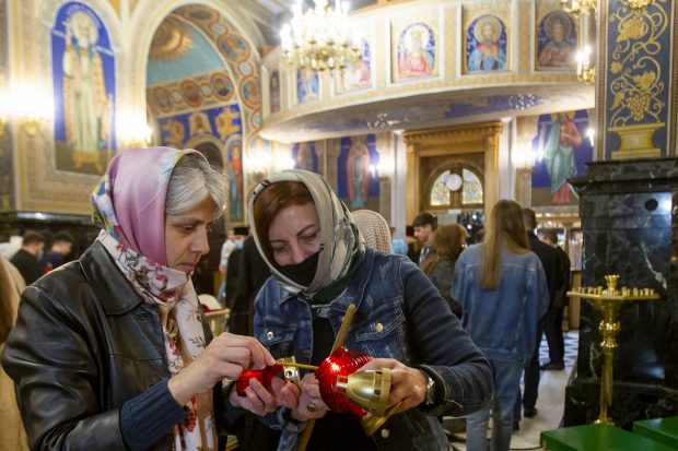 INTERVIU. Când Republica Moldova și România își dezamăgesc cetățenii, „Biserica umple golul, induce sentimentul de apartenență la comunitate”