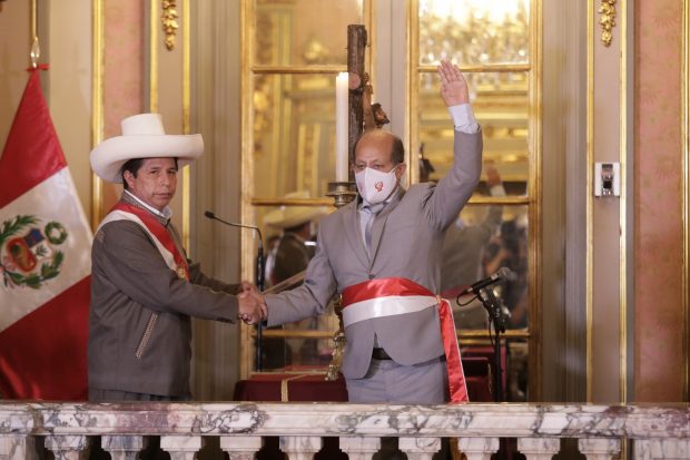 Premierul peruan, acuzat de violență domestică, a fost demis la trei zile de la numire