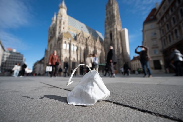 Mai multe state europene au renunțat la măsurile anti-COVID. OMS critică decizia: „E prematur”