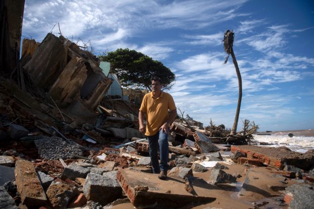 ”O imagine a apocalipsei”. O localitate din Brazilia dispare treptat sub apele oceanului