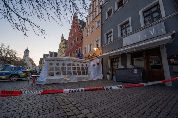Un bărbat a murit după ce a consumat băutură la un restaurant, în Germania. Alți 7 oameni au ajuns la spital