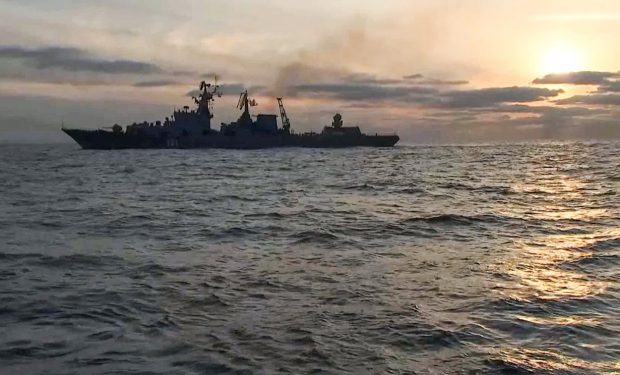 Turcia interzice trecerea navelor de război prin Bosfor şi Dardanele
